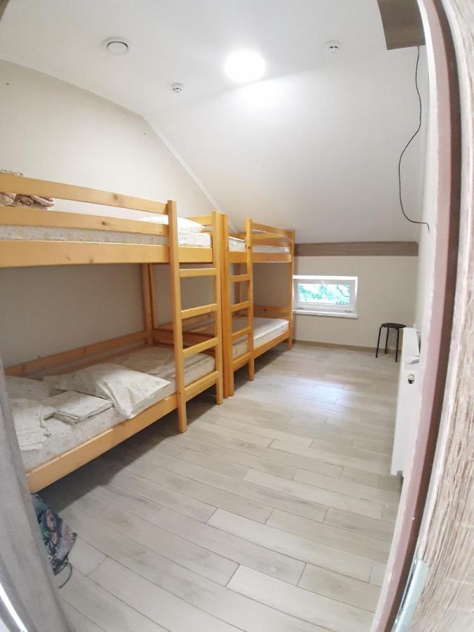 Hostel U Pottera Чернивци Екстериор снимка