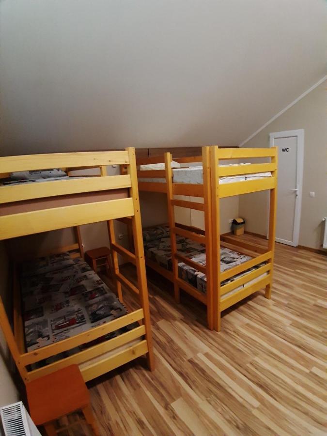 Hostel U Pottera Чернивци Екстериор снимка