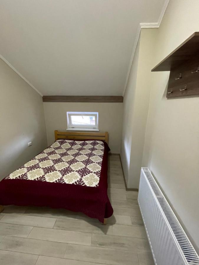 Hostel U Pottera Чернивци Екстериор снимка