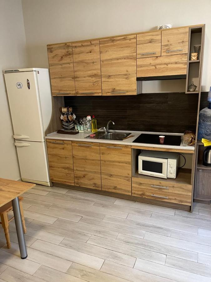 Hostel U Pottera Чернивци Екстериор снимка